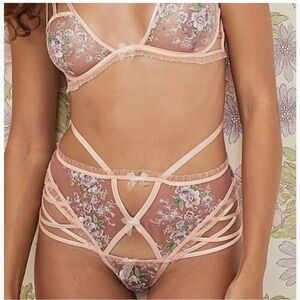 For Love And Lemons Floral Embroidered Bra - Pink